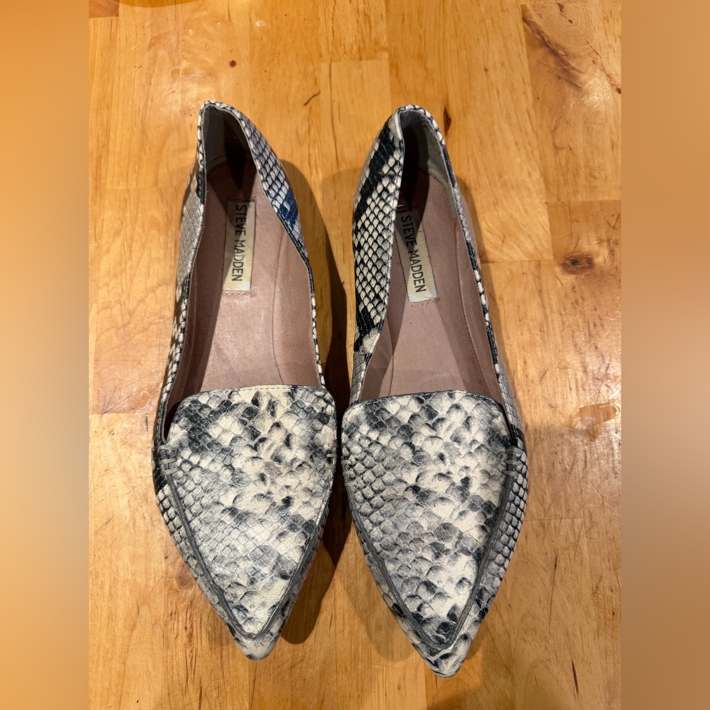 Steve Madden Women's Black and White Snakeskin Flats